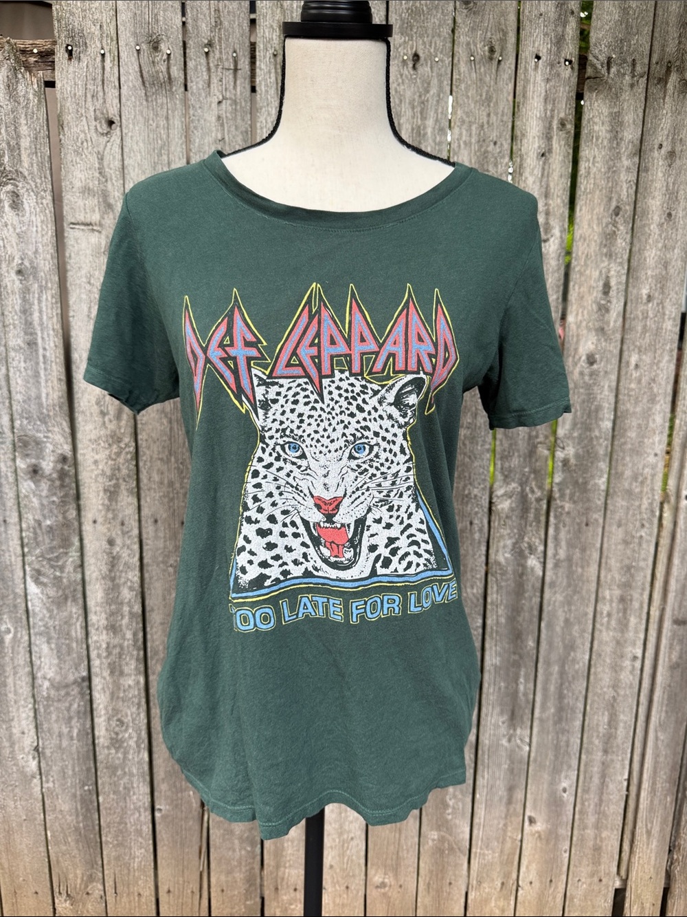 Daydreamer Forest Green Def Leppard Leopard Graphic Tee